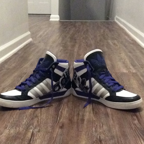 Adidas - Picture 2 of 3